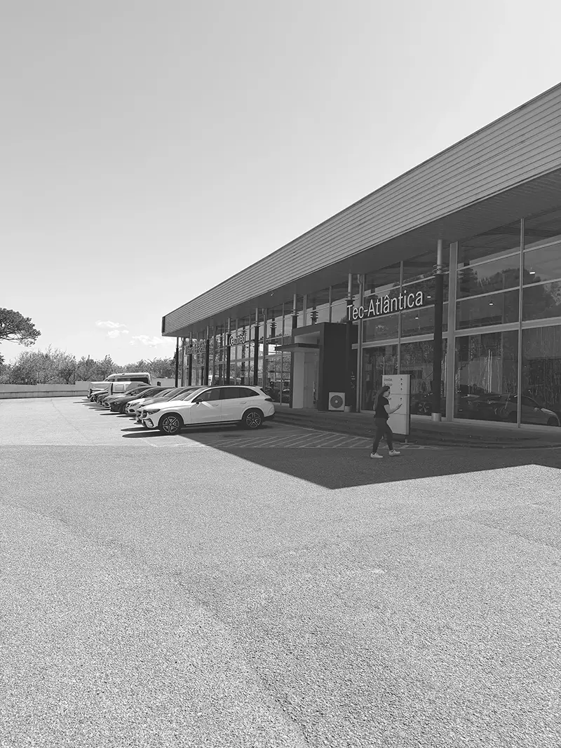 Auto ophalen bij dealer Tec-Atlântica in Caldas da Rainha, Portugal voor transport naar Nederland