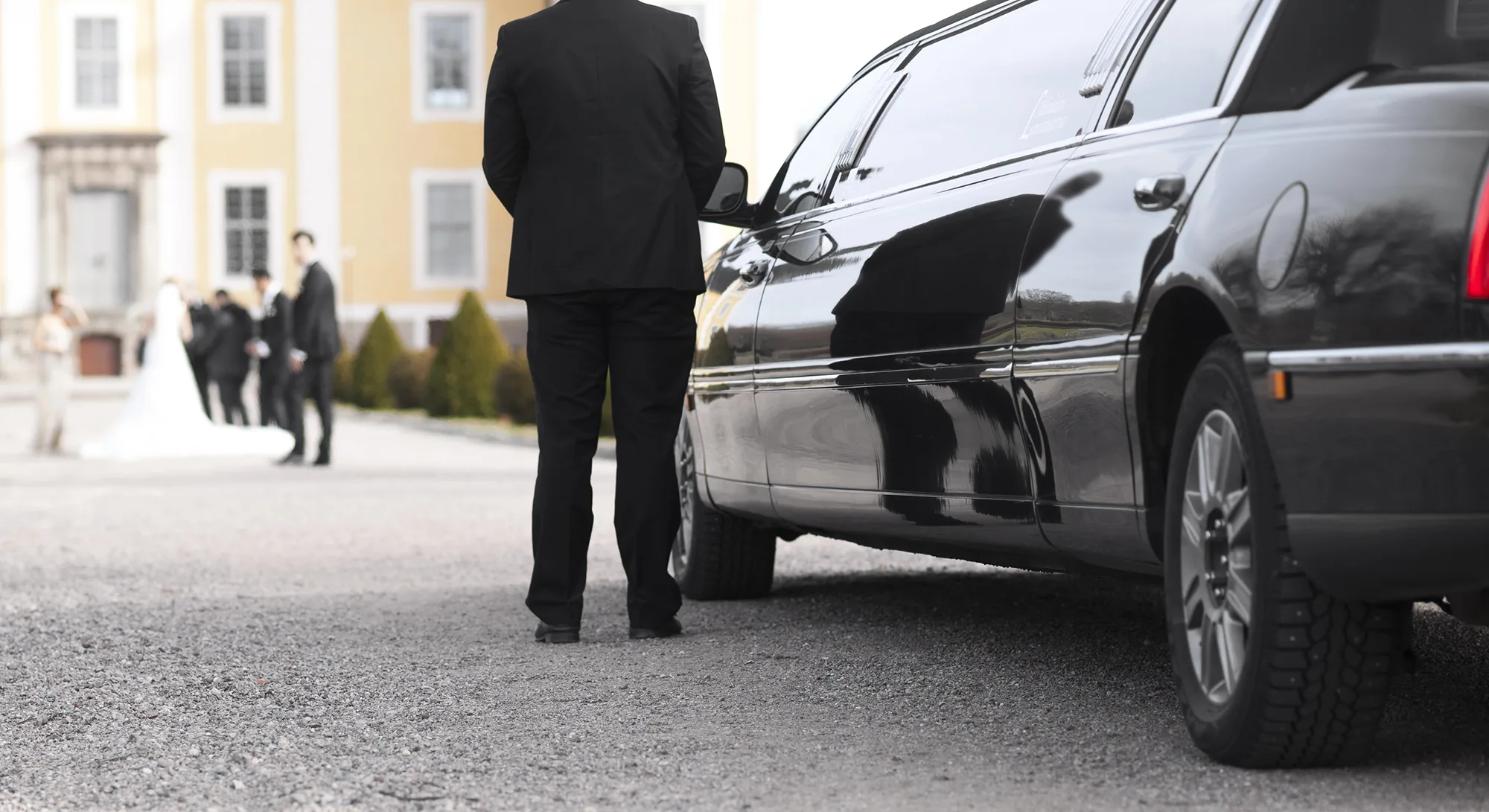 Hoeveel kost trouwvervoer Nederland — trouwauto met chauffeur